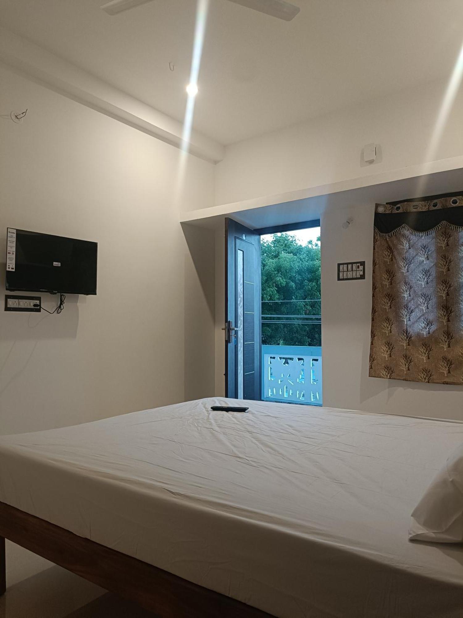 La Starlight Stay Puducherry Buitenkant foto
